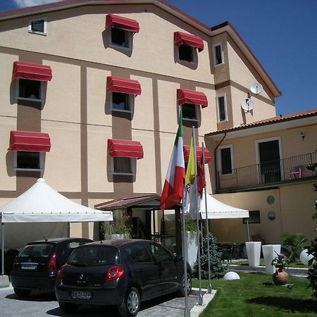 Capistrello Hotel De Meis מראה חיצוני תמונה