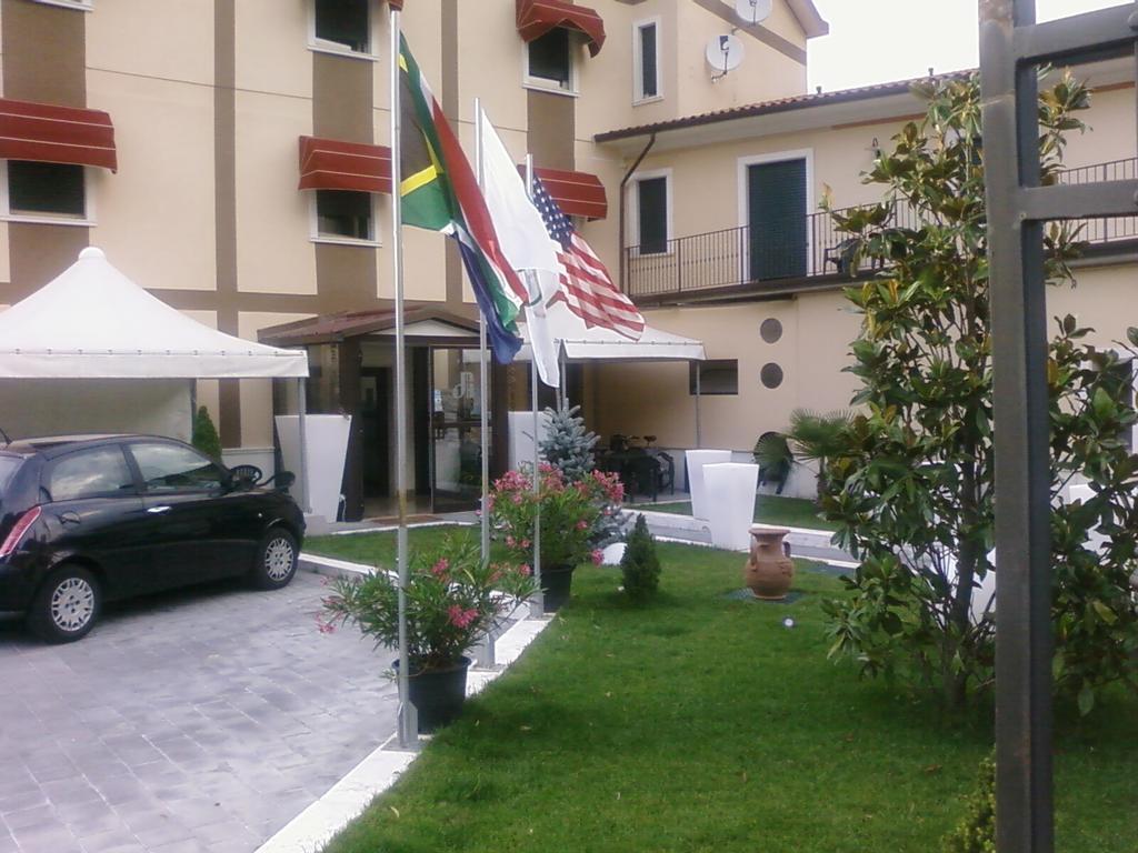 Capistrello Hotel De Meis מראה חיצוני תמונה