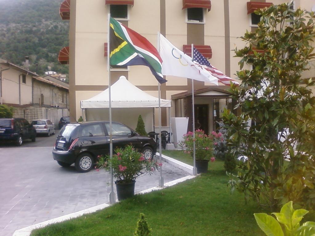 Capistrello Hotel De Meis מראה חיצוני תמונה