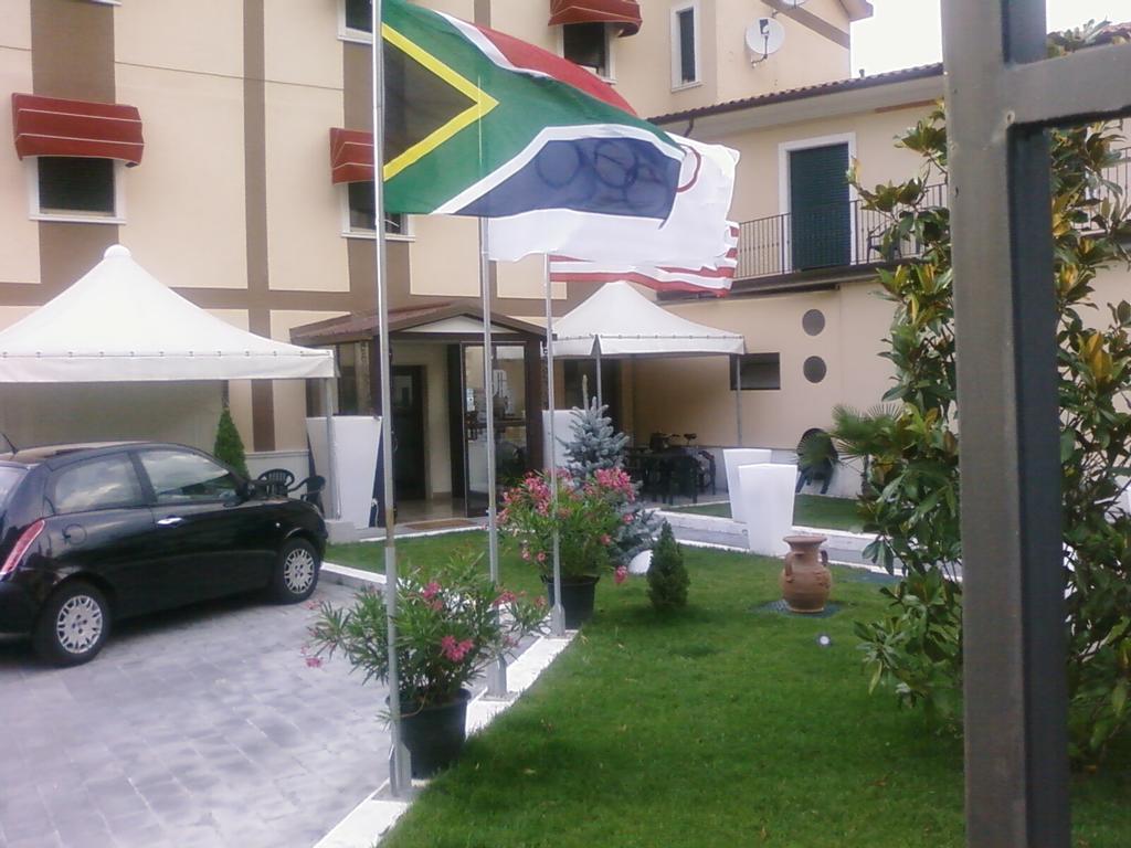 Capistrello Hotel De Meis מראה חיצוני תמונה