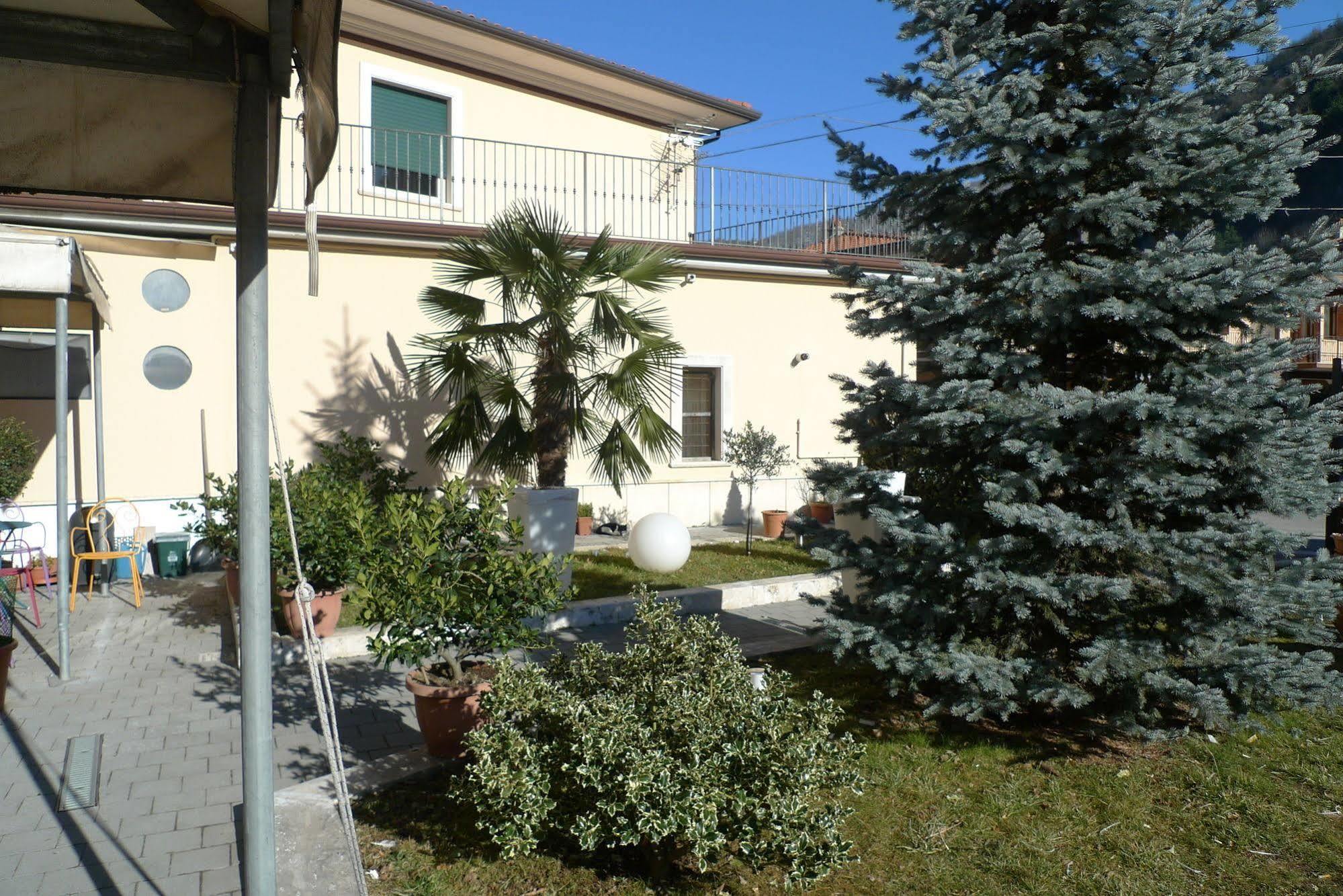 Capistrello Hotel De Meis מראה חיצוני תמונה