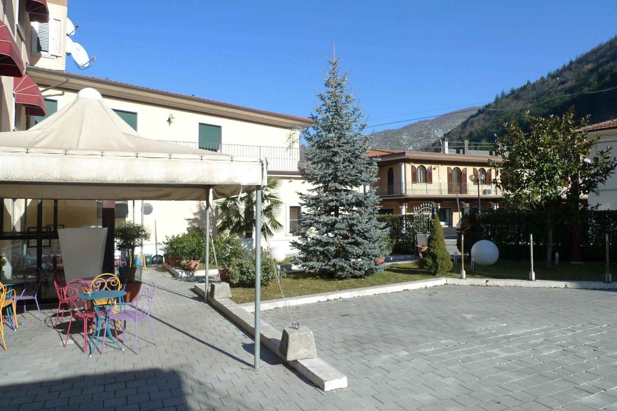 Capistrello Hotel De Meis מראה חיצוני תמונה