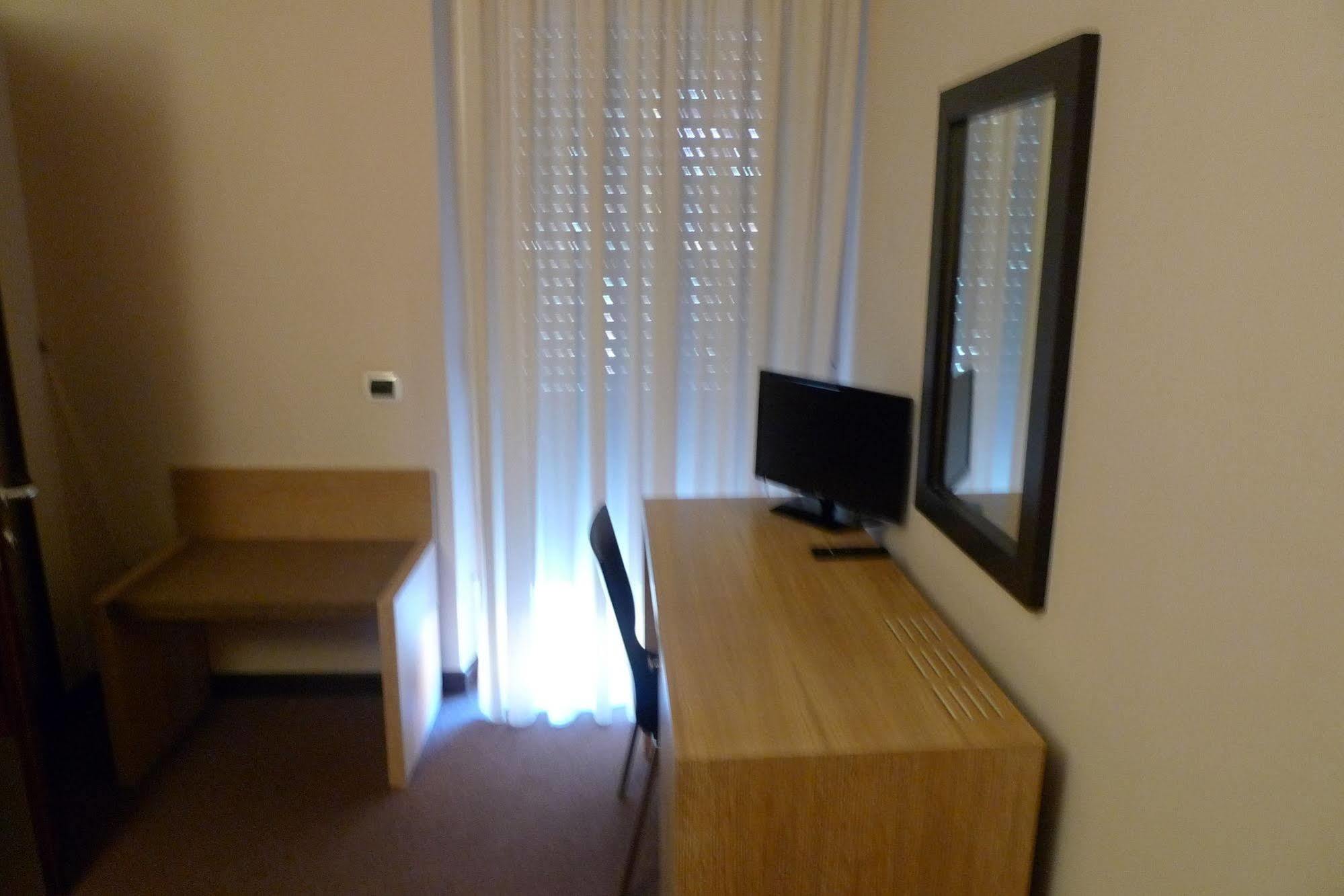 Capistrello Hotel De Meis מראה חיצוני תמונה