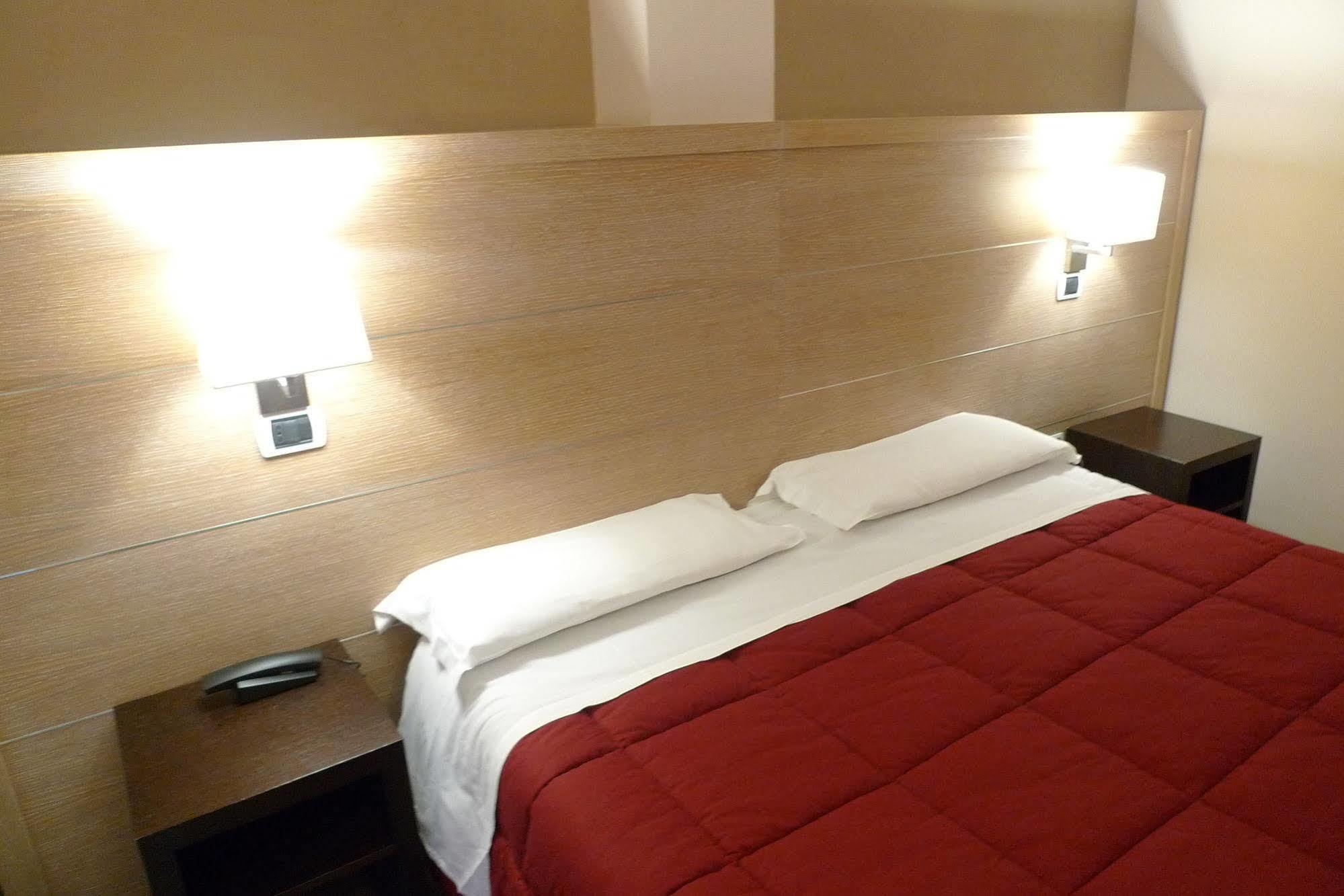 Capistrello Hotel De Meis מראה חיצוני תמונה