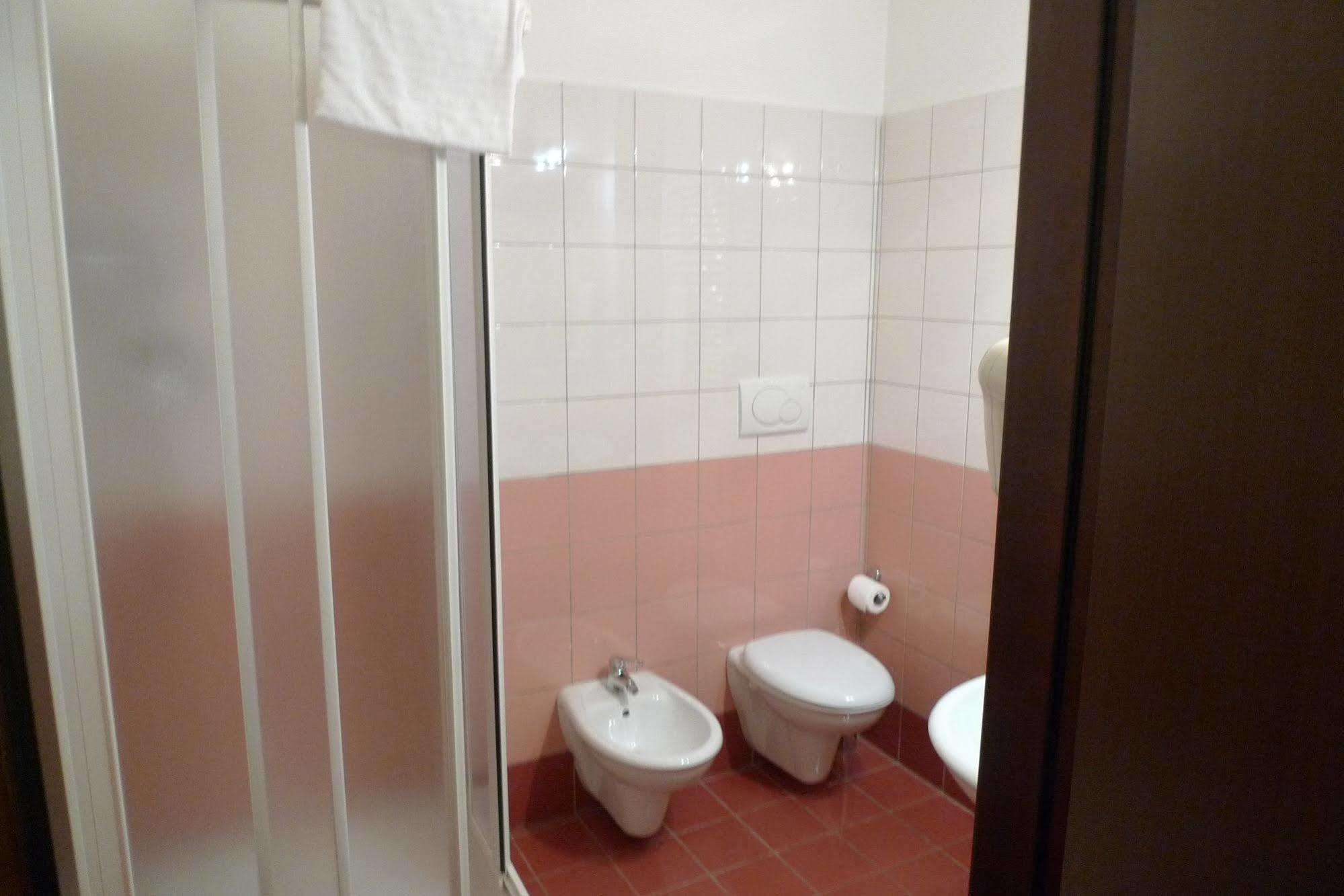 Capistrello Hotel De Meis מראה חיצוני תמונה